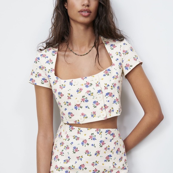 Zara Tops - Zara linen blend floral print top NWT